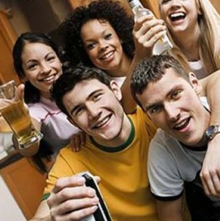Какво трябва да знаем за смесването на алкохол и енергийни напитки?
