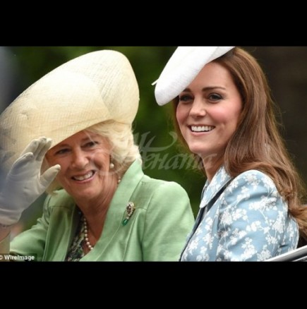 Кейт или Камила ще грабне британската корона? Ето коя от двете кралицата подготвя за своя наследничка:
