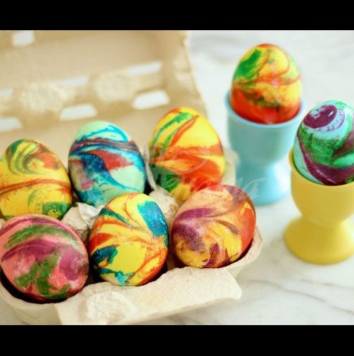 Яйца с цветовете на дъгата за Великден