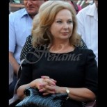 Бившата първа дама, Антонина Стоянова, обра точките с лъскавия си гардероб - ето колко струва само чанта ѝ (Снимка):