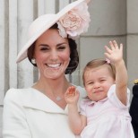 Принцеса Шарлот е копие на баща си - вижте колко прилича на Уилям порасналата госпожица (Снимки):