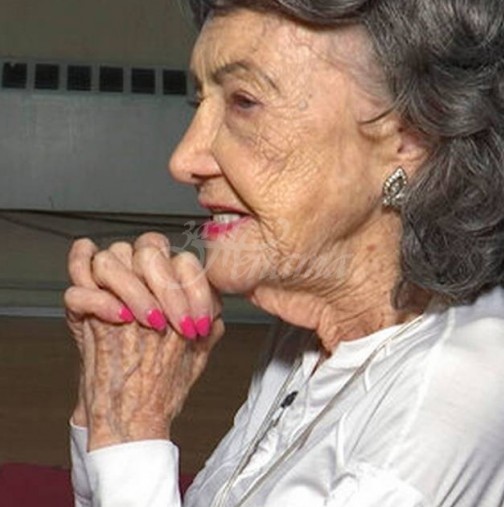 100-годишна жена, която ходи на йога и латино танци сподели тайната за дълъг живот