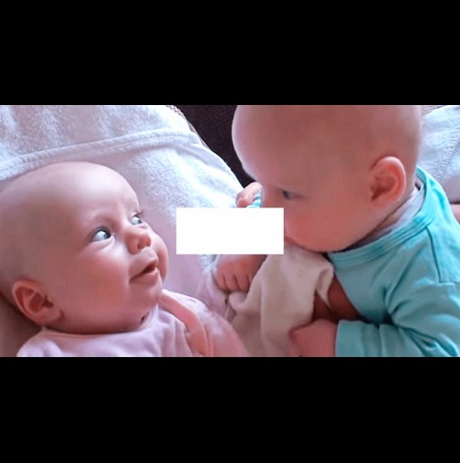 20 милиона прегледа! Диалогът между двете бебчета умили всички в мрежата - вижте го и вие (ВИДЕО):