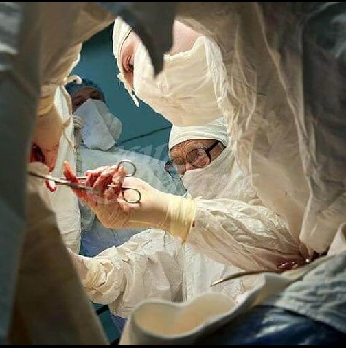 Най-възрастният практикуващ хирург в света-На 91 години е и постига нулева смъртност при операциите