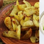 Печени картофи по гръцки, е признавам си по- вкусно нещо не бях яла, признах ги тези гърци, колкото и да не ги обичам