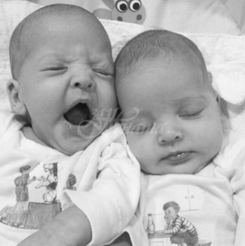 Тези близнаци се родиха преди 9 години, а днес се смятат за най-красивите в света-Ето как изглеждат!