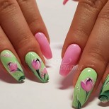 19 спиращи дъха маникюри с цветя