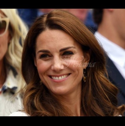 Кейт отново диктува модата - херцогинята обра овациите на Уимбълдън със стилен тоалет (Снимки):