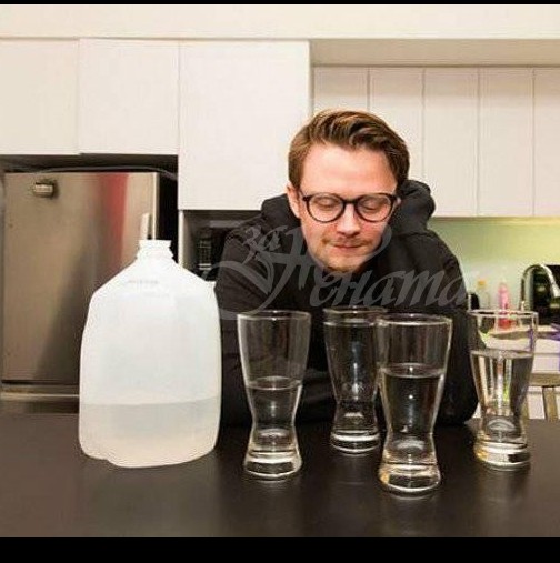 Ето какво се случи с мъж, който пи по 4 литра вода на ден в продължение на месец-Ето резултатите по дни