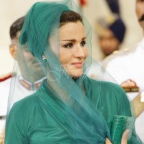 Принцесата, която дръзко захвърли бурката - ето я най-влиятелната и стилна жена в Арабския свят (Снимки):