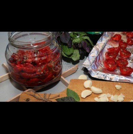 Как да си направим вкъщи сушени домати, които дават невероятен вкус на всяко ястие
