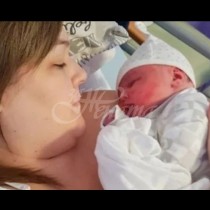 Жена раждаше секцио и в първия момент, когато извадиха бебето тя реши че ражда извънземно