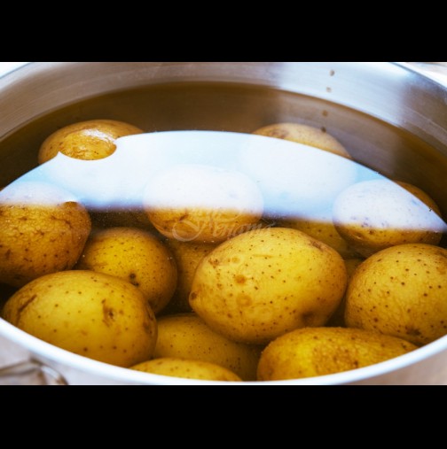 Водата, в която са варени картофите, е дар Божий - ето как да си направите универсално лекарство от нея:
