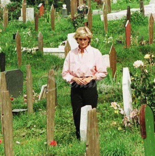 Изплуваха зловещи кадри от гробище, на което е Даяна малко преди да загине-Ето какво се е случило
