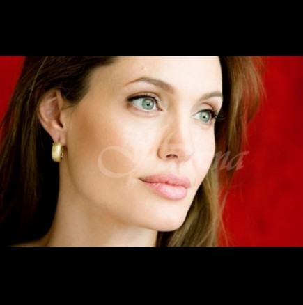 Анджелина Джоли безумно секси и женствена в гола фотосесия - актрисата откровена до болка за Брад и раздялата (Снимки):
