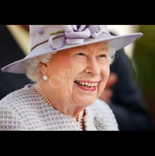 Палавите снимки, които за малко не детронираха Елизабет Втора - кралицата, каквато не сте я виждали (Снимки):