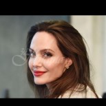 Салма Хайек показа как изглежда Анджелина Джоли без Фотошоп и грим /СНИМКА/