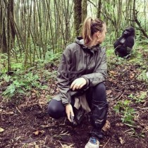 Мария Шарапова в опасна близост с истински горили