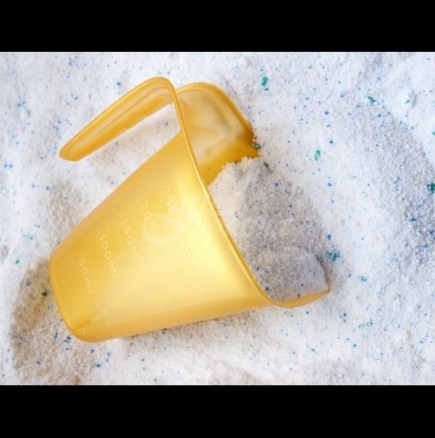 Ето как веднага да проверим качеството на праха за пране - прост трик с неочакван резултат: