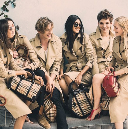 Burberry представи пролетно-лятната колекция за 2014 г.