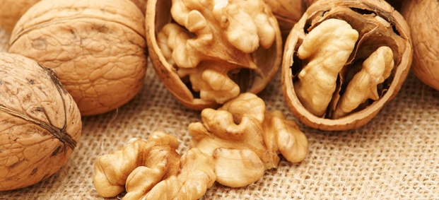 Лесна рецепта с орехи за лечение на язва
