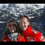 Съпругата на Шумахер загатна за състоянието на пилота