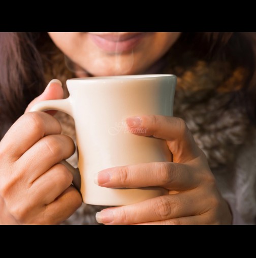 През целия си живот държите грешно чашата си с кафе: