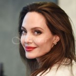 Анджелина Джоли става майка на седмо дете
