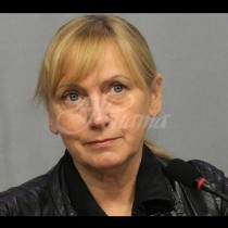 Елена Йончева зарязана заради по-млада 