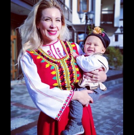 Синът на Антония Петрова стана на годинка - много снимки от чудния празник на малкия принц (Снимки):