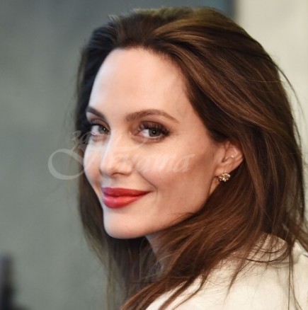 Анджелина Джоли става майка на седмо дете