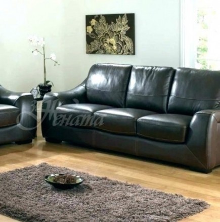 Мъж си купи диван втора употреба за почти без пари, а откри в него цяло съкровище 
