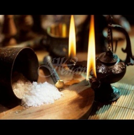Магията на солта: Как да пречистим себе си и да се защитим от Злото - изпитани практики и ритуали: