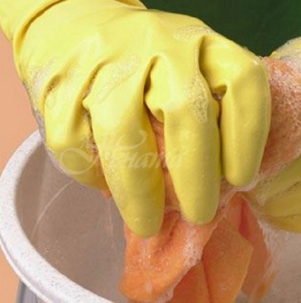 Как да почистите апартамента по време на карантина без да се отровим от химикали, но пък и да е ефикасно за вируса