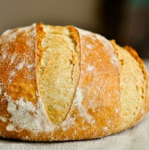 Домашен хляб без много усилия, пухкав, мекичък с хрупкава коричка и божествен аромат