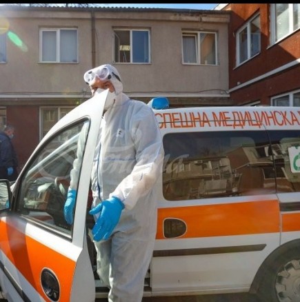 Смъртните случаи в България нараснаха и вече са 17- още двама души починаха