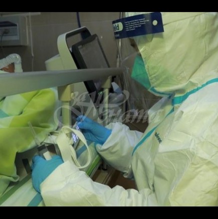 Доктор се излекува, веднага след като каза нещо важно на приятелката си-Снимки