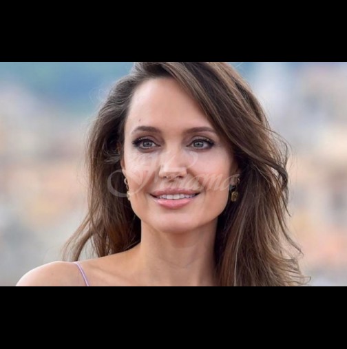 Анджелина Джоли накара всички да онемеят с тези снимки без грим (Снимки):