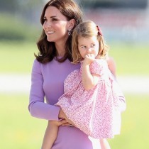 Принцеса Шарлот навърши 5 с най-сладките снимки, правени от Кейт Мидълтън (Снимки):
