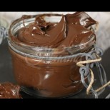 Шоколадово лакомство с 3 съставки готово за 7минутки и без печене