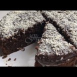 Мокър тройно шоколадов сладкиш без яйца - влудяващо вкусен и сочен (Видео):