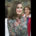 Кралица Летисия не се страхува да покаже среброто в косите си - вижте я напълно естествена със семейството ѝ (Снимки):