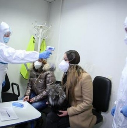 Студентка с коронавирус мина през България на път за Гърция и стана страшно
