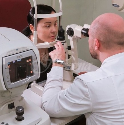Офталмолозите често предупреждават-Никога не използвайте телефона по този начин, защото води до частична или пълна слепота