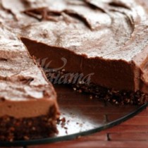 Най- лесната шоколадова торта без печене само от 4 съставки и 15 минутки време