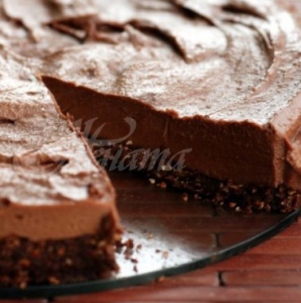 Най- лесната шоколадова торта без печене само от 4 съставки и 15 минутки време