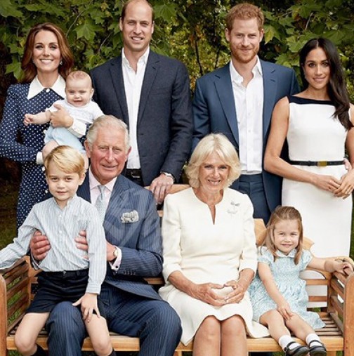 Същински кошмар се крие зад уж щастливата снимка на кралското семейство 