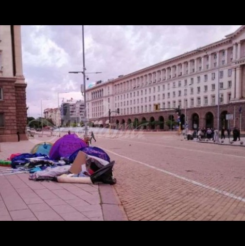 Извънредно! Полицията премахна палатките на протестиращите в София-Ето какво се случва!