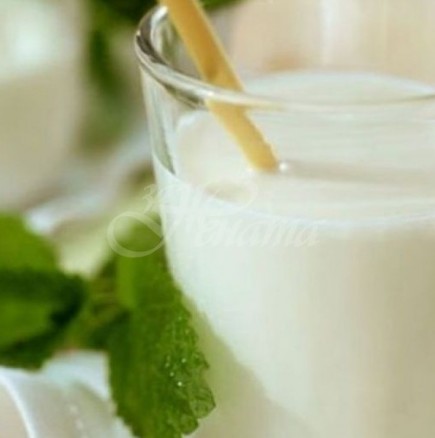 Кисело мляко напитка топи килограми като за световно-Пиеш през деня, а на следващата сутрин са първите резултати