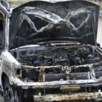 Автомобилите на депутат от ГЕРБ и съпругата му бяха подпалени